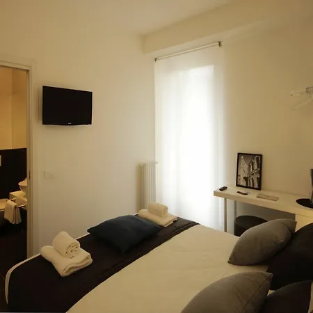 Dimoras House Guest house